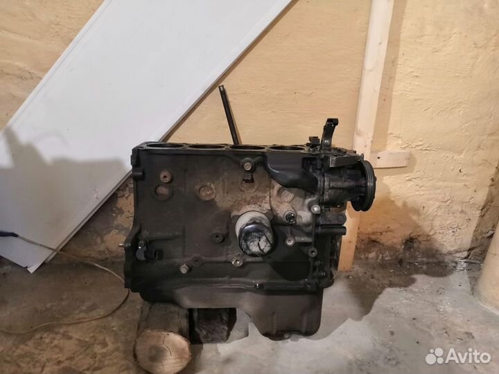 Блок цилиндров двигателя Nissan Almera Classic