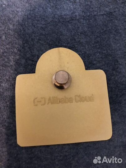 Значки и брелки с Олимпиады в Пекине и Токио