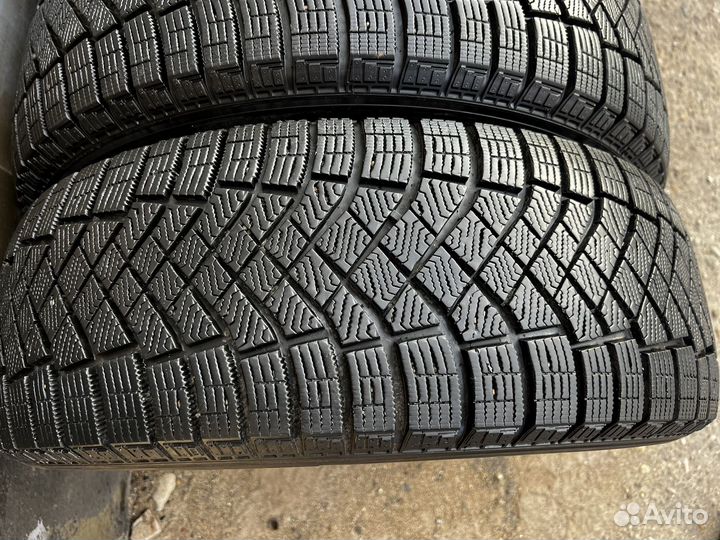 Pirelli Ice Zero FR 225/65 R17