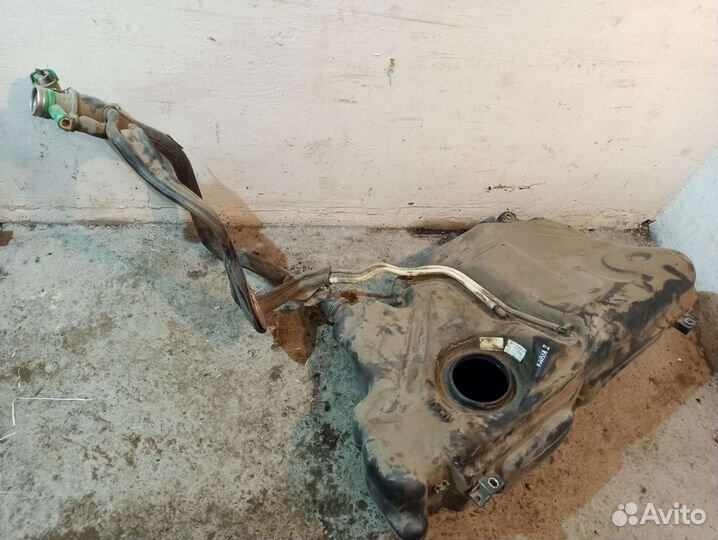 Skoda Fabia 2 топливный бак