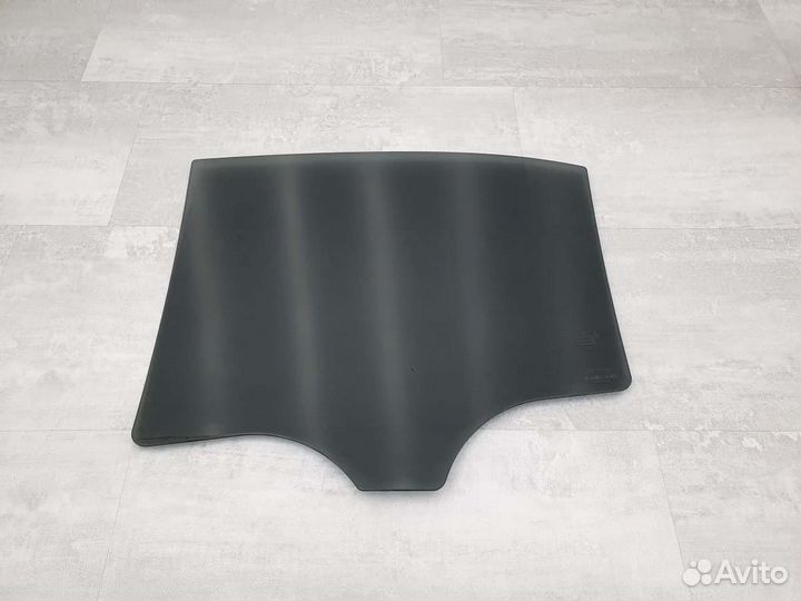 Стекло двери заднее правое Mercedes E220 D Amg