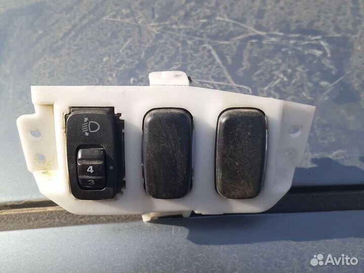 Кнопка регулировки света фар Mitsubishi Lancer X