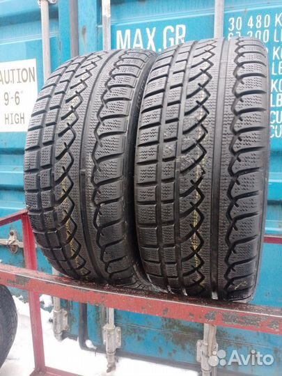 Yokohama AVS Winter V901 215/45 R17