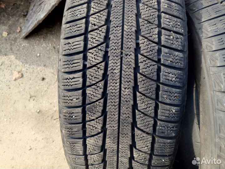 Bridgestone Blizzak LM-001 215/55 R17