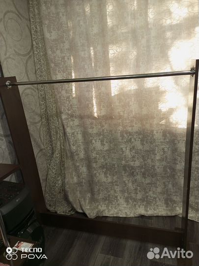 Стойка для одежды