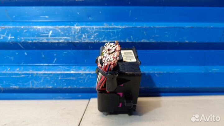 Блок предохранителей левый Audi A4 B5 1.6 ADP 1997