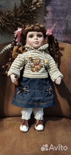 Кукла фарфоровая коллекционная