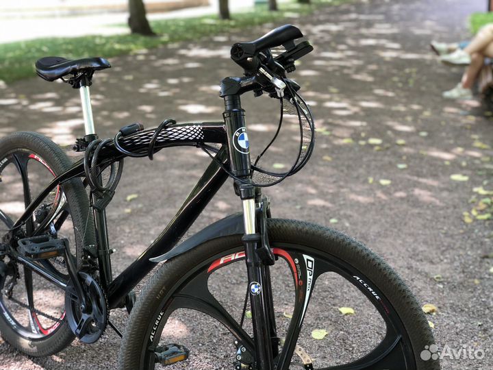 Велосипед на литых дисках bmw