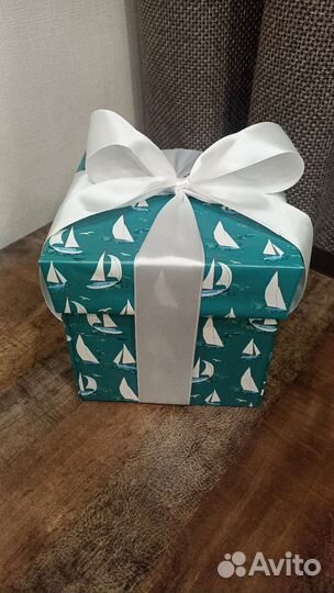 Коробка подарочная