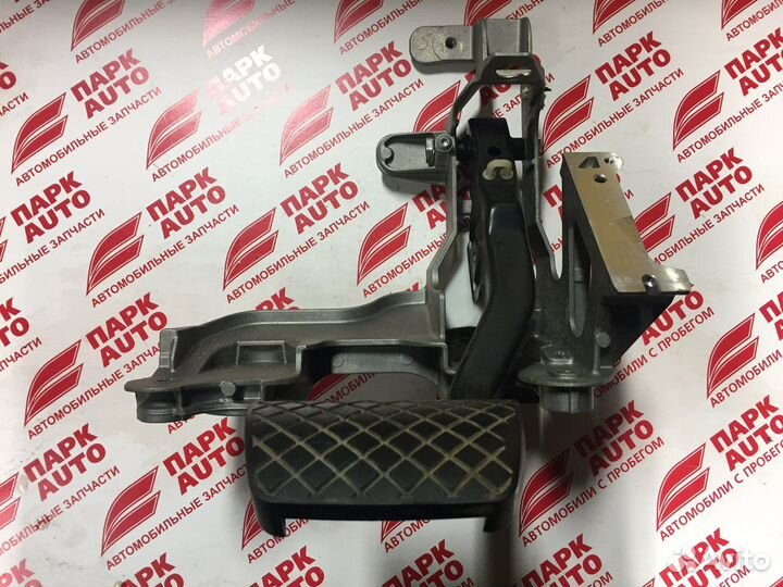 Педаль тормоза Audi A6 C7