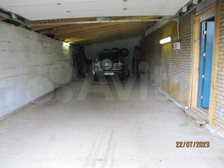 Дом 260,6 м² на участке 20,6 сот.