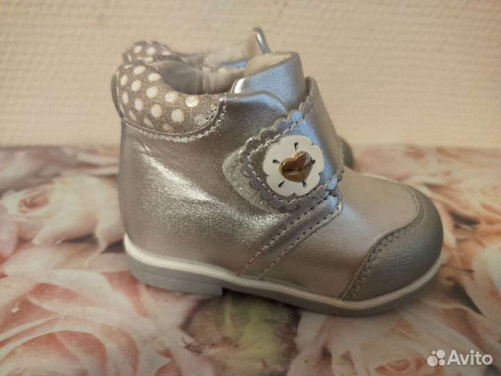 Ботинки для девочки