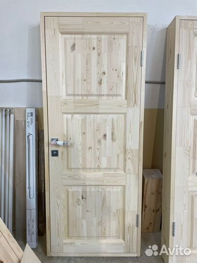 Двери деревянные из массива (сосна)