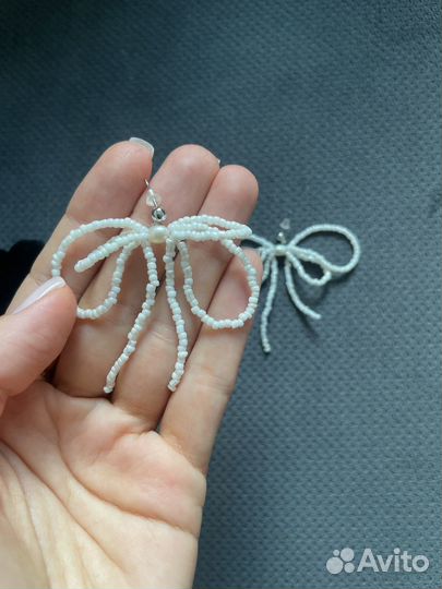 Серьги-бантики из бисера