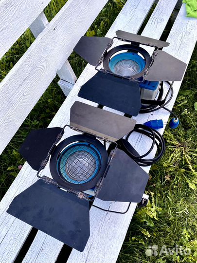 Галогеновые лампы/Осветитель/Прожектор со шторами