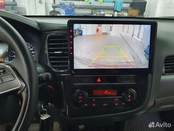 Автомагнитола Teyes на Mitsubishi Outlander 3