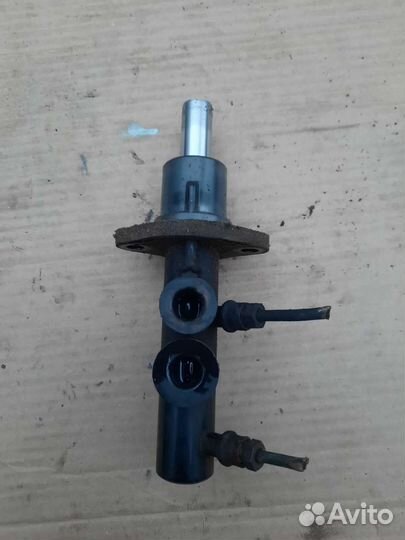 Главный тормозной цилиндр Ауди 80 б3,б4,100 С4