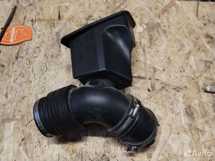 Bmw f10 f01 патрубок впускного коллектора