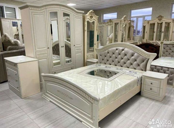 Спальный гарнитур