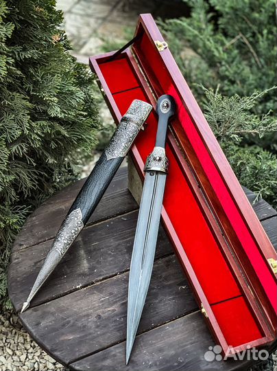 Нож из дамасской стали