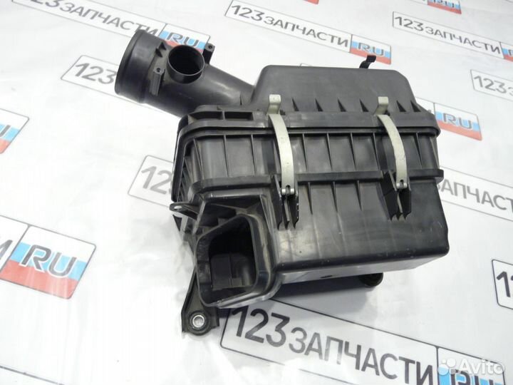 Корпус воздушного фильтра Mitsubishi Lancer CY4A