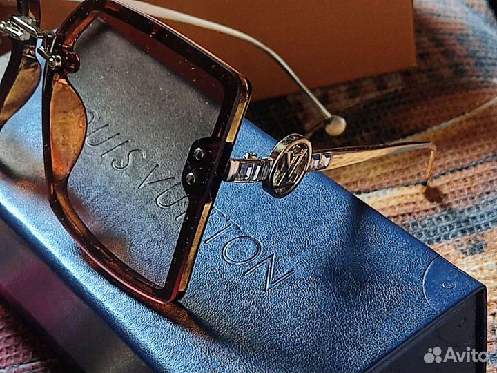 Солнцезащитные очки женские оригинал