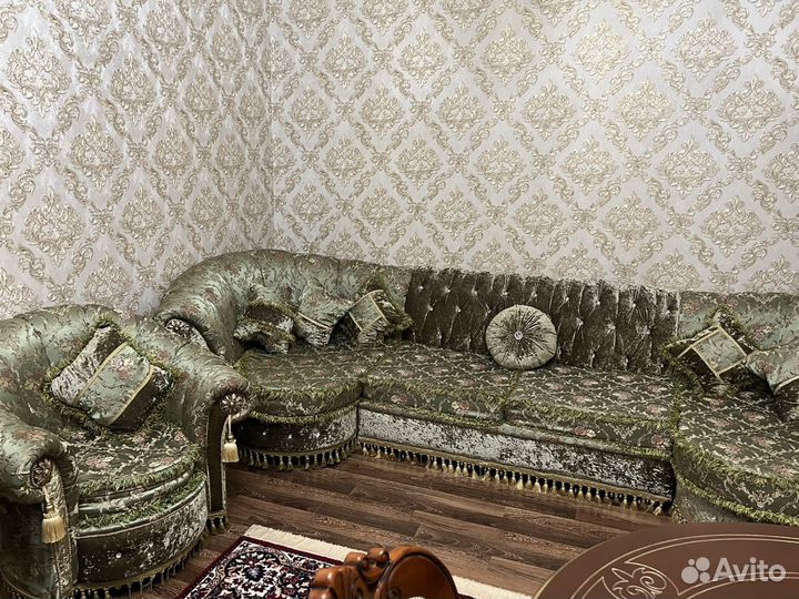 Диван