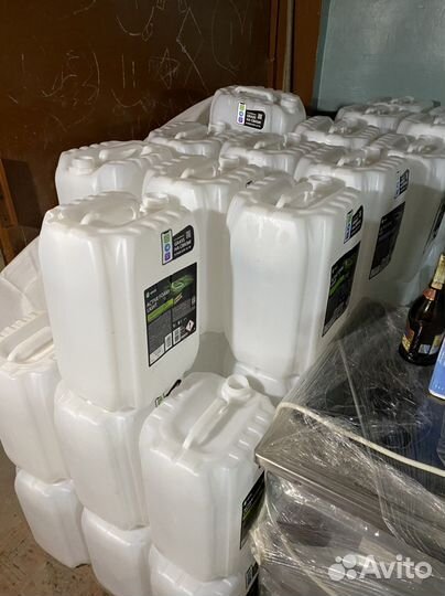 Канистры чистые 20 литровые