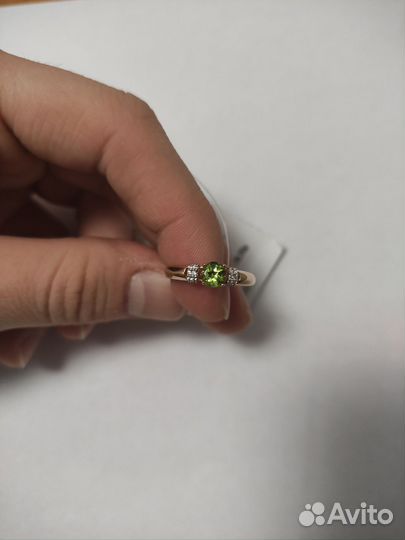 Кольцо с хризолитом