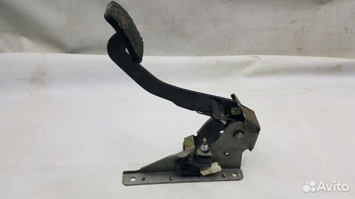 Педаль сцепления Hyundai Solaris 1 дорестайлинг