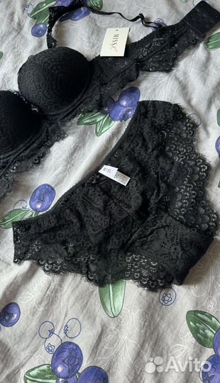 Комплект нижнего белья push up 75В (44) новое