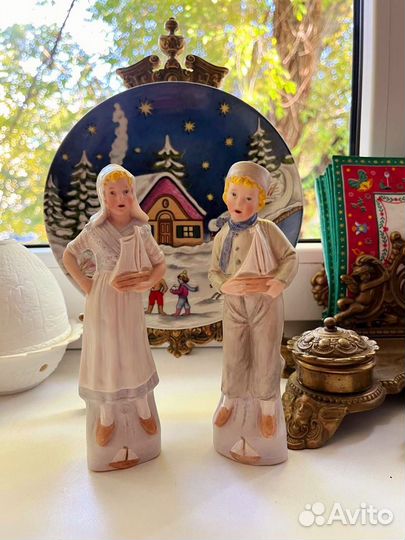 Фарфоровые парные сюжетные статуэтки (Germany)