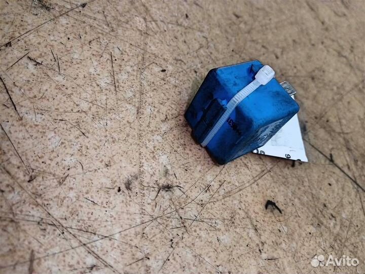 Реле BMW X3 E83 рест