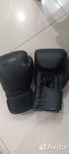 Боксерские перчатки 10 oz бу