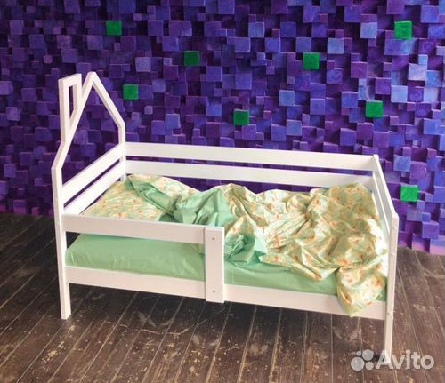 Софа высокий борт Домик от 2х лет из массива