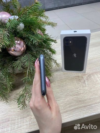 iPhone 11, 64 ГБ