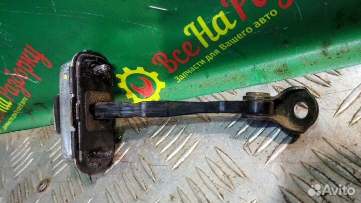 Ограничитель двери Kia Mohave внедорожник 5 дв 3.0