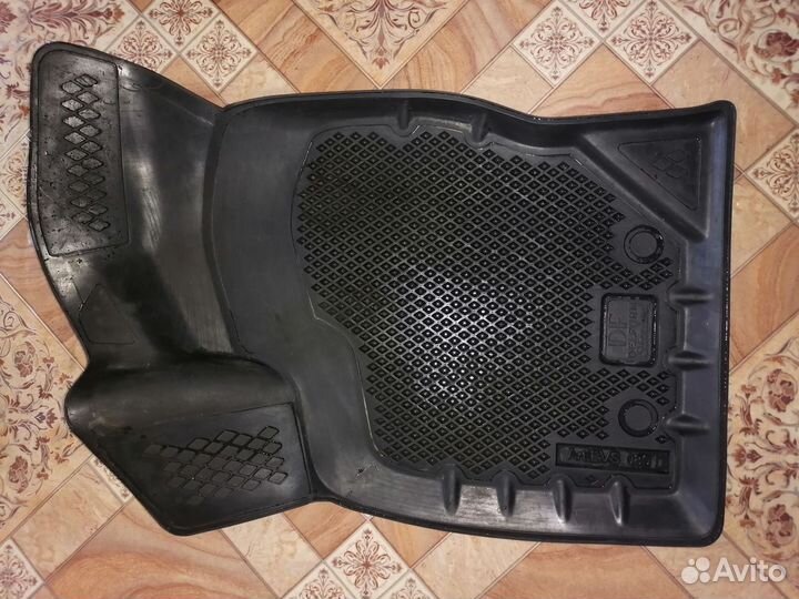 Автомобильные коврики резиновые на гранту