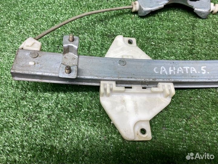 Стеклоподемник задний правый Hyundai Sonata 5