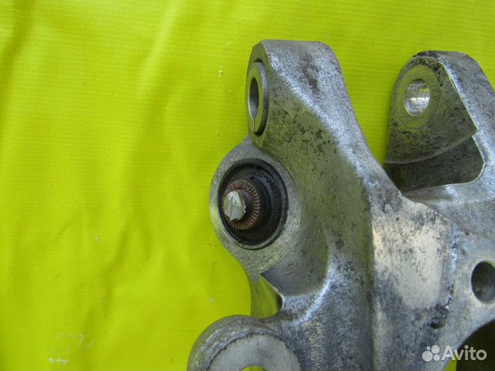 Цапфа задняя левая Lexus IS 13-18г 99262