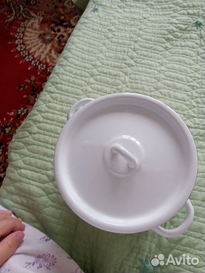 Кастрюля новая эмалированная 2.9 л