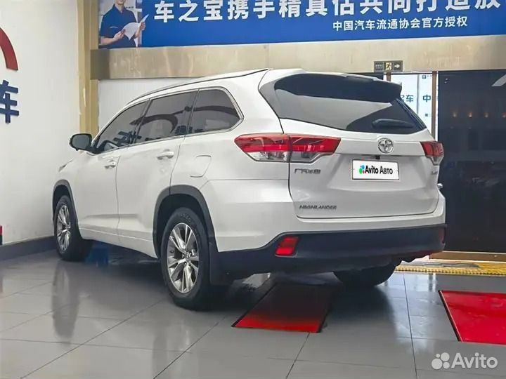 Toyota Highlander 2.0 AT, 2021, 50 000 км
