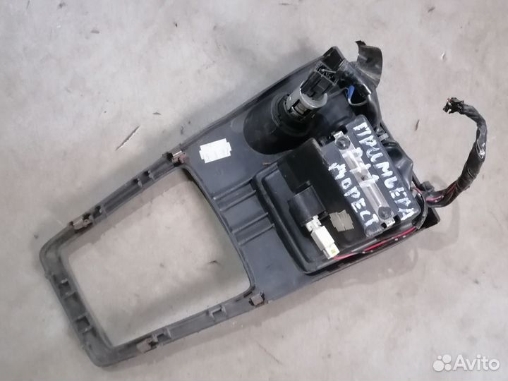 Консоль кпп с прикуривателем Nissan Primera P11