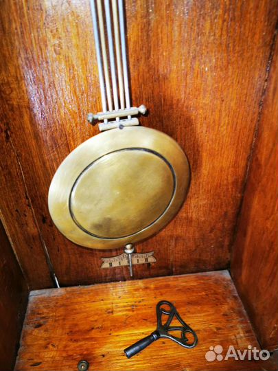 Старинные настенные часы с боем германия