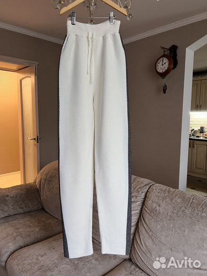 Брючный костюм женский 42