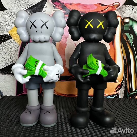 Фигурка kaws