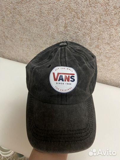 Кепка vans