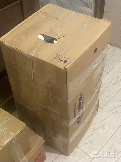 Коробки с женскими вещами 3