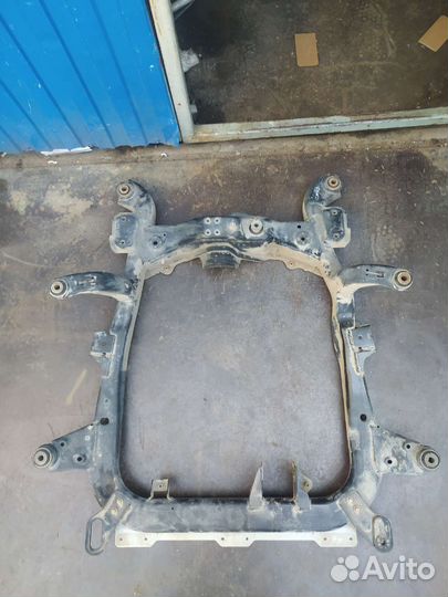 Подрамник Opel Zafira B