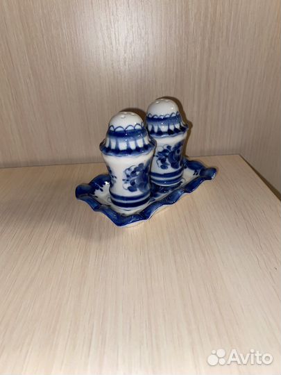 Гжель солонка и перечница